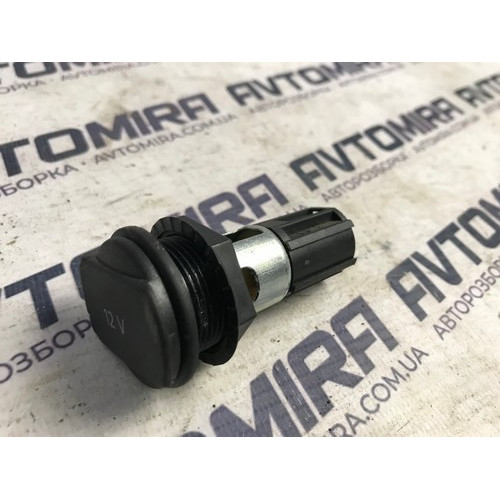 Прикурювач передній VW Volkswagen Passat B7 2010- 1J0919309